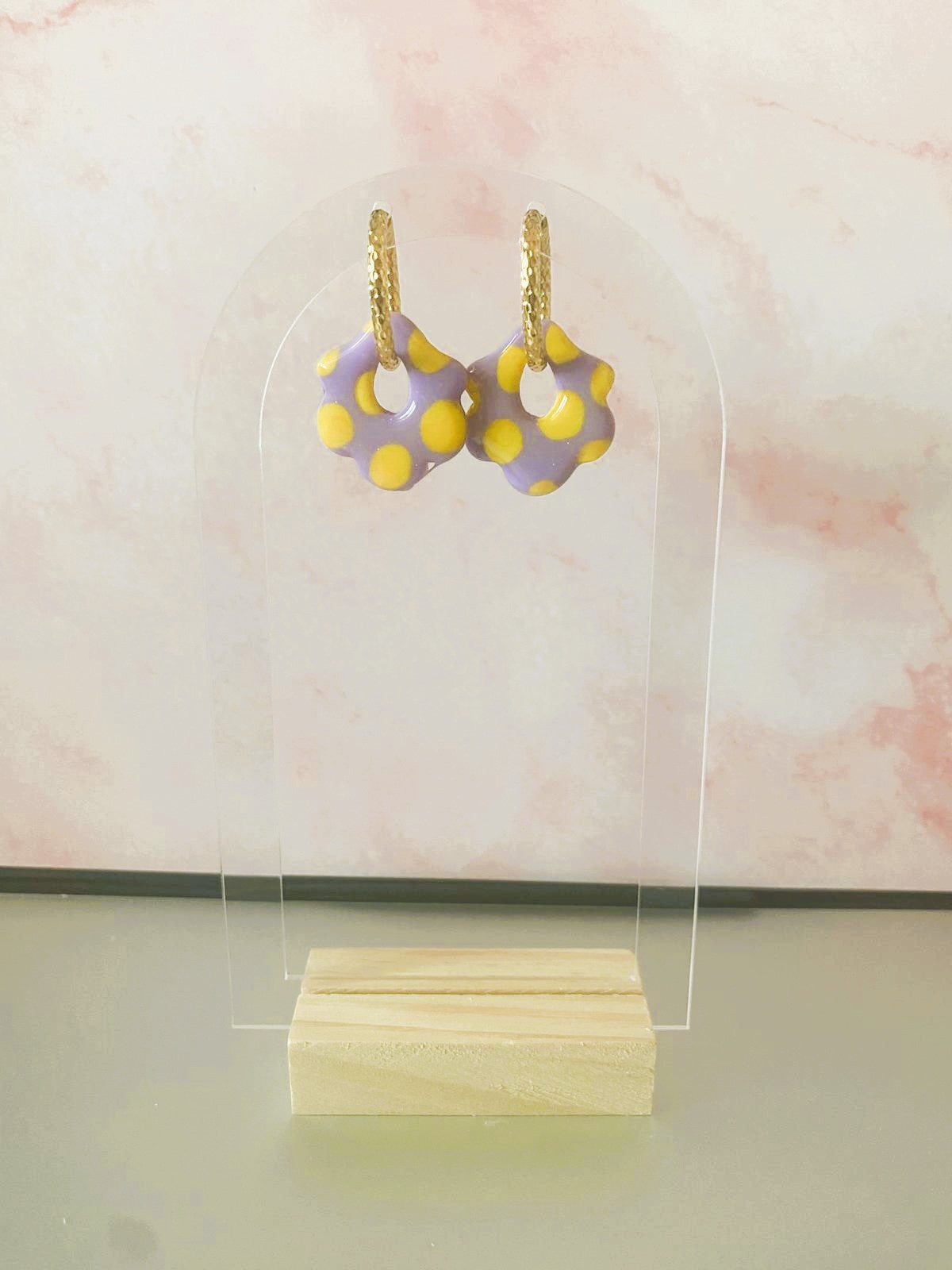 A poids violettes (jaune)