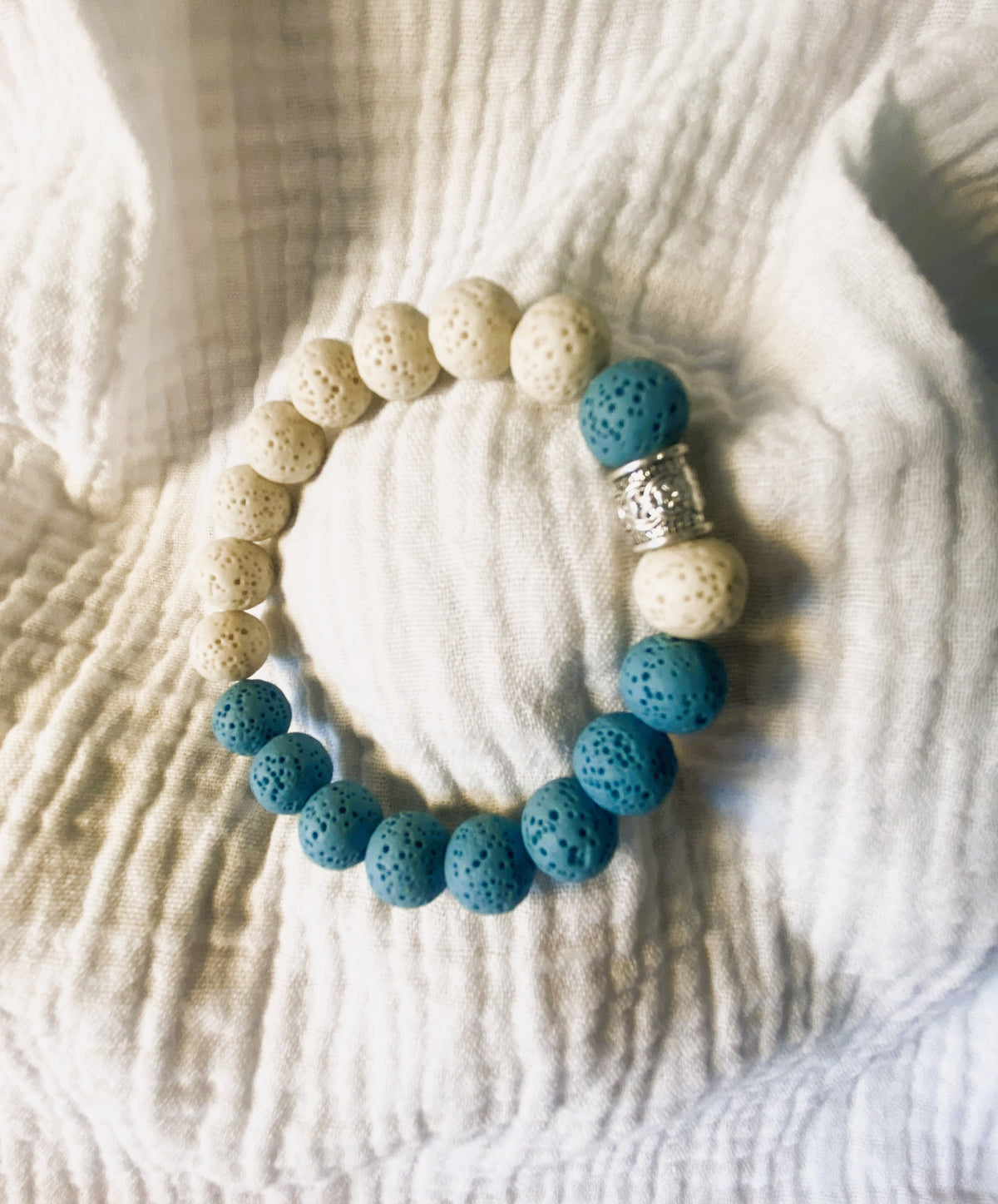 Bracelet volcanique bleu clair et beige