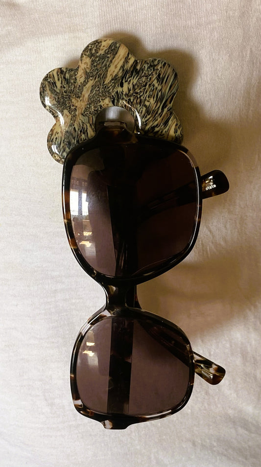 Broche à lunette fleur marbrée