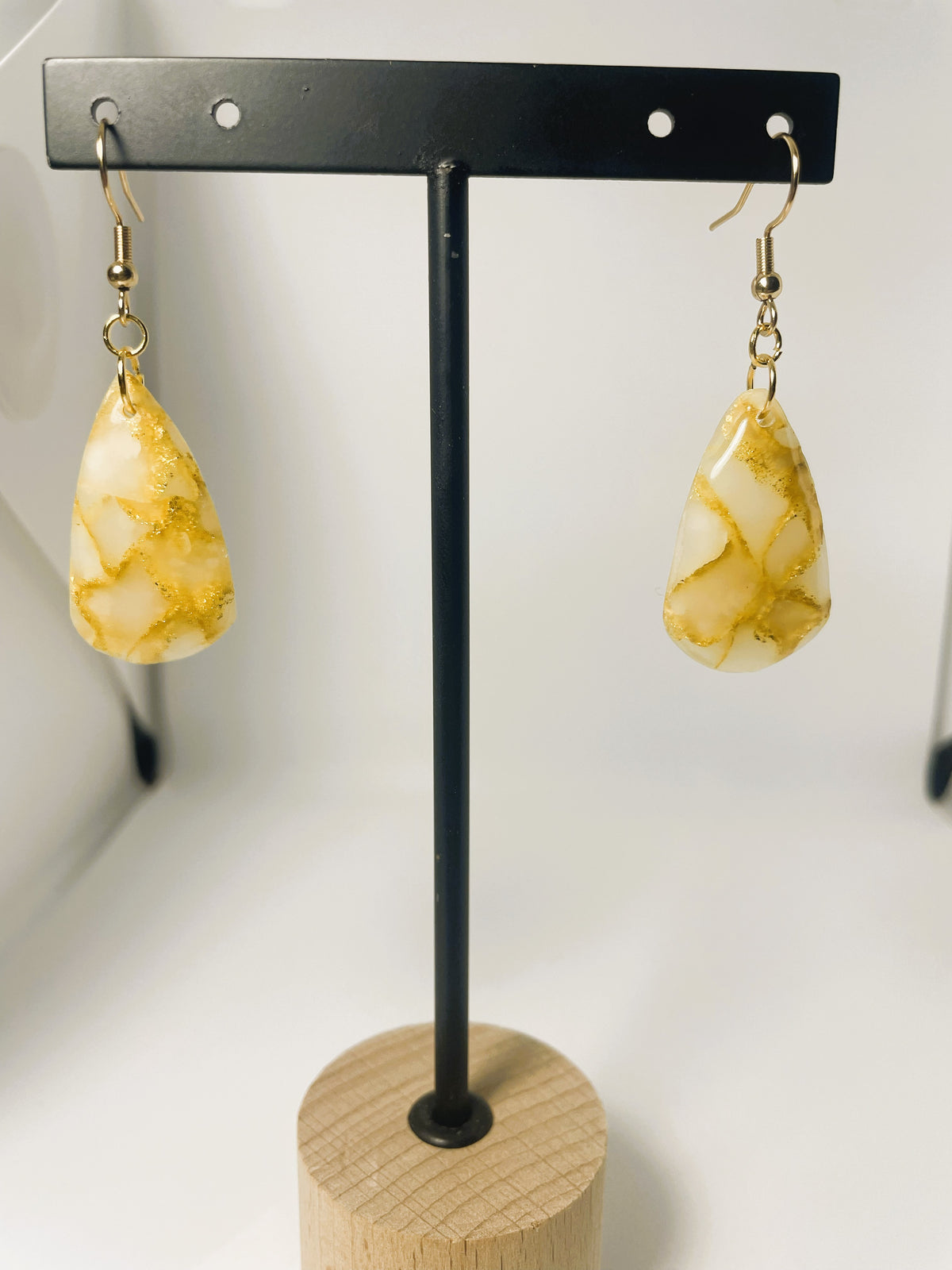 Boucles d'oreilles - inspiration minérale traslucide et or - fait main