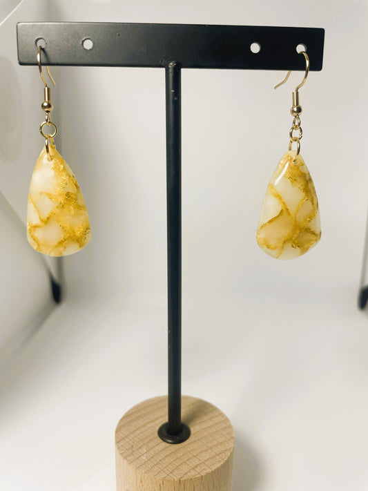 Boucles d'oreilles - inspiration minérale traslucide et or - fait main
